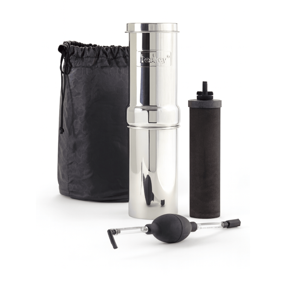 Fontana Berkey Filtrazione Berkey GO Berkey® 0,95 litri - una pompa di adescamento - una bottiglia filtrante, una borsa da viaggio