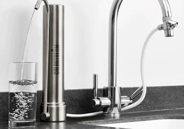 Système de filtration d'eau sur comptoir en acier inoxydable. CA564 – Eau  de fontaine