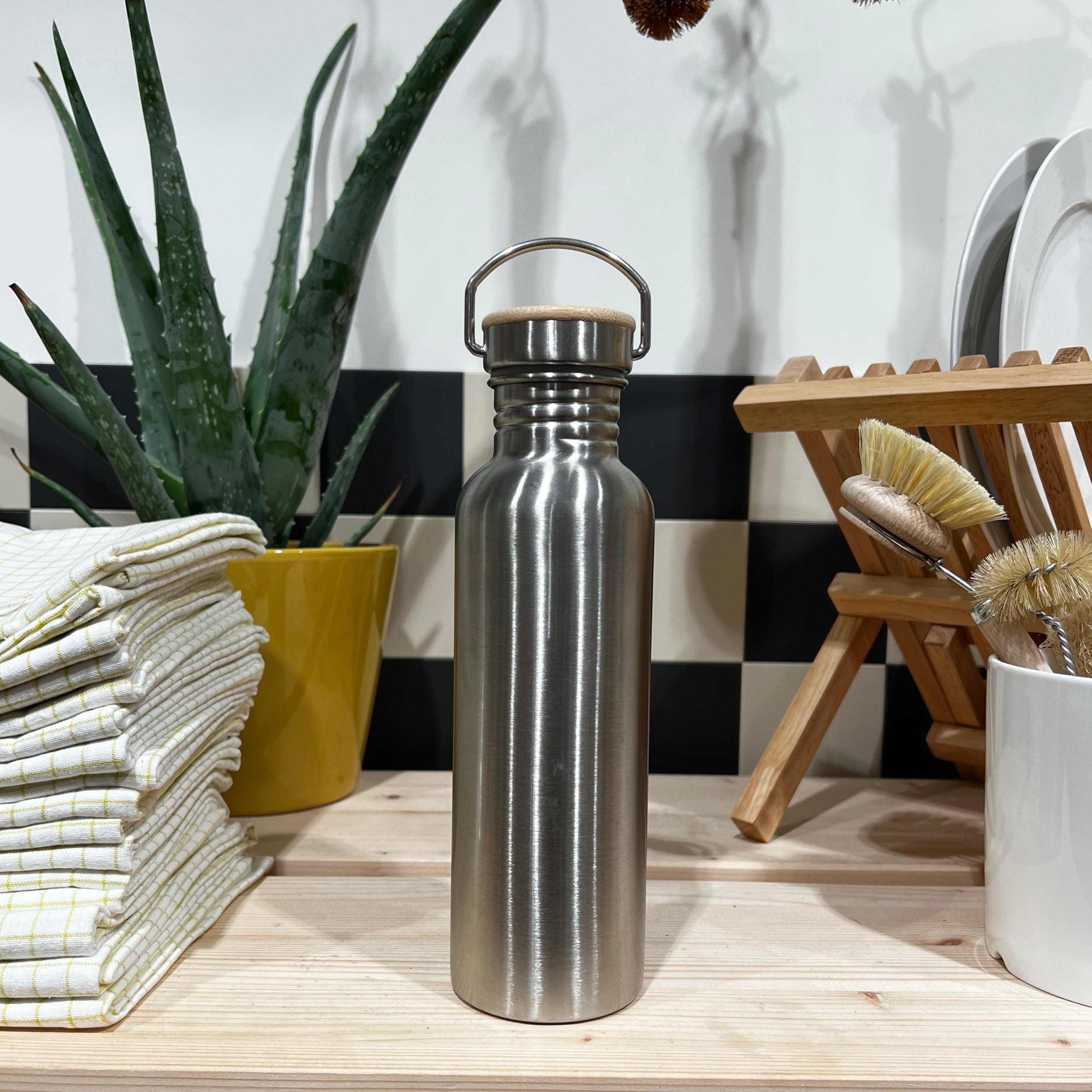 fontaine a gravite gourde inox Bouteille inox 800ml - Bouchon en bambou,  poignée de transport