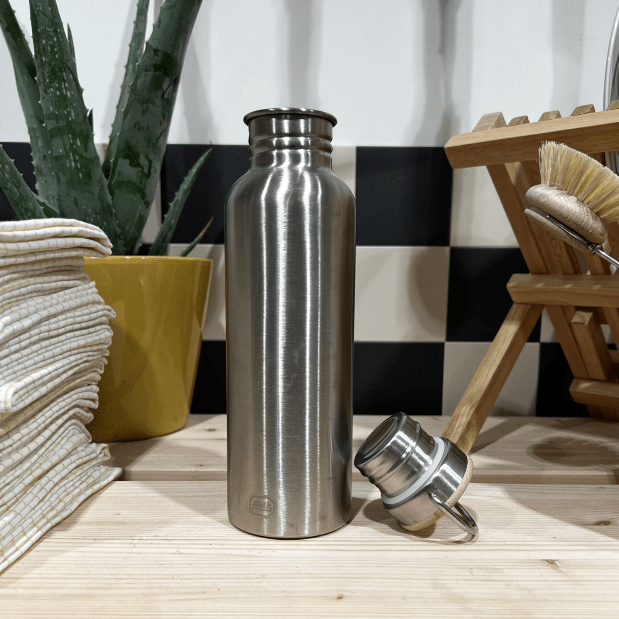 fontaine a gravite gourde inox Bouteille inox 800ml - Bouchon en bambou,  poignée de transport